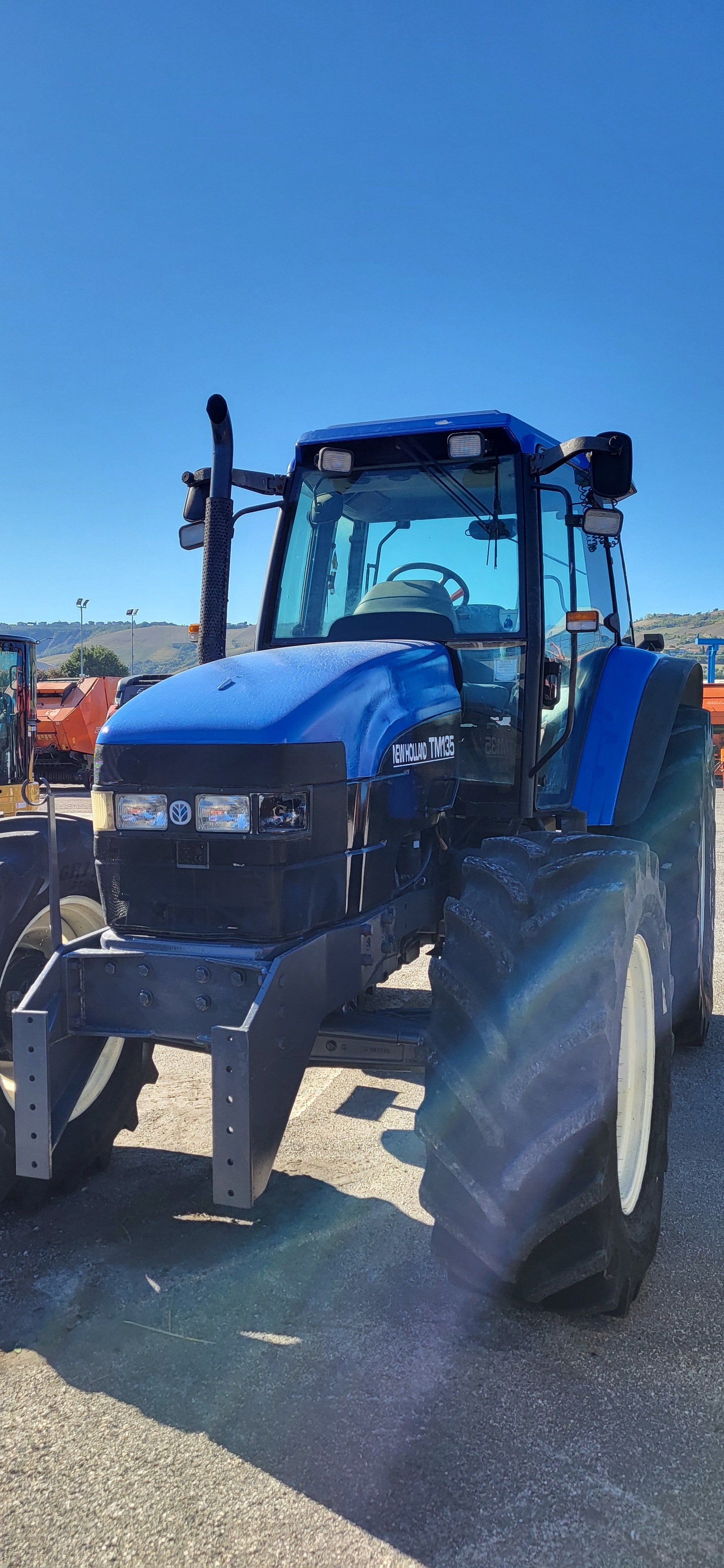 NEW HOLLAND TM 135