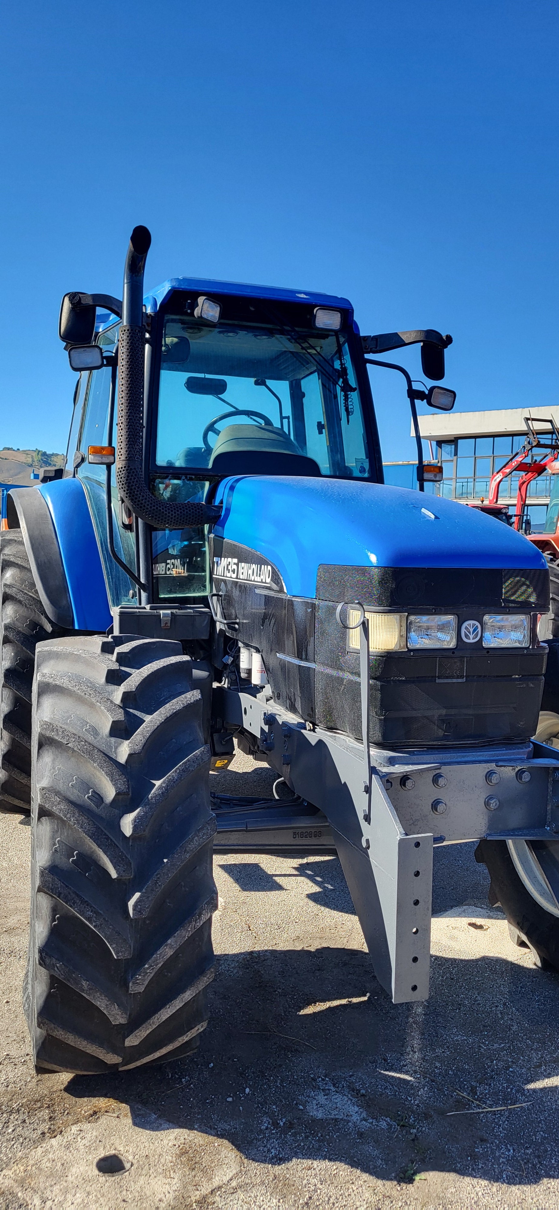 NEW HOLLAND TM 135