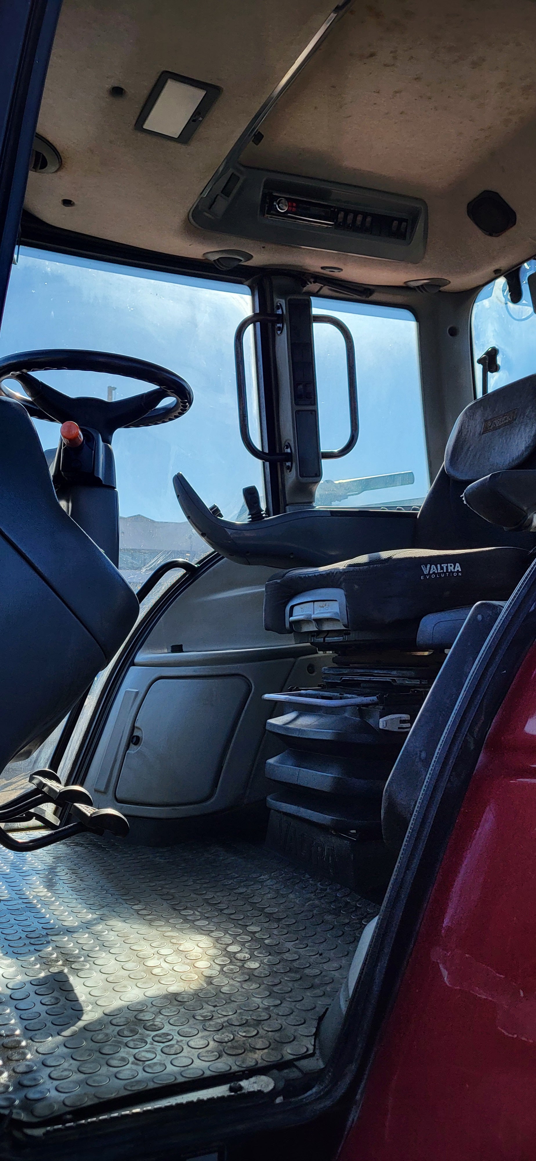 VALTRA T132