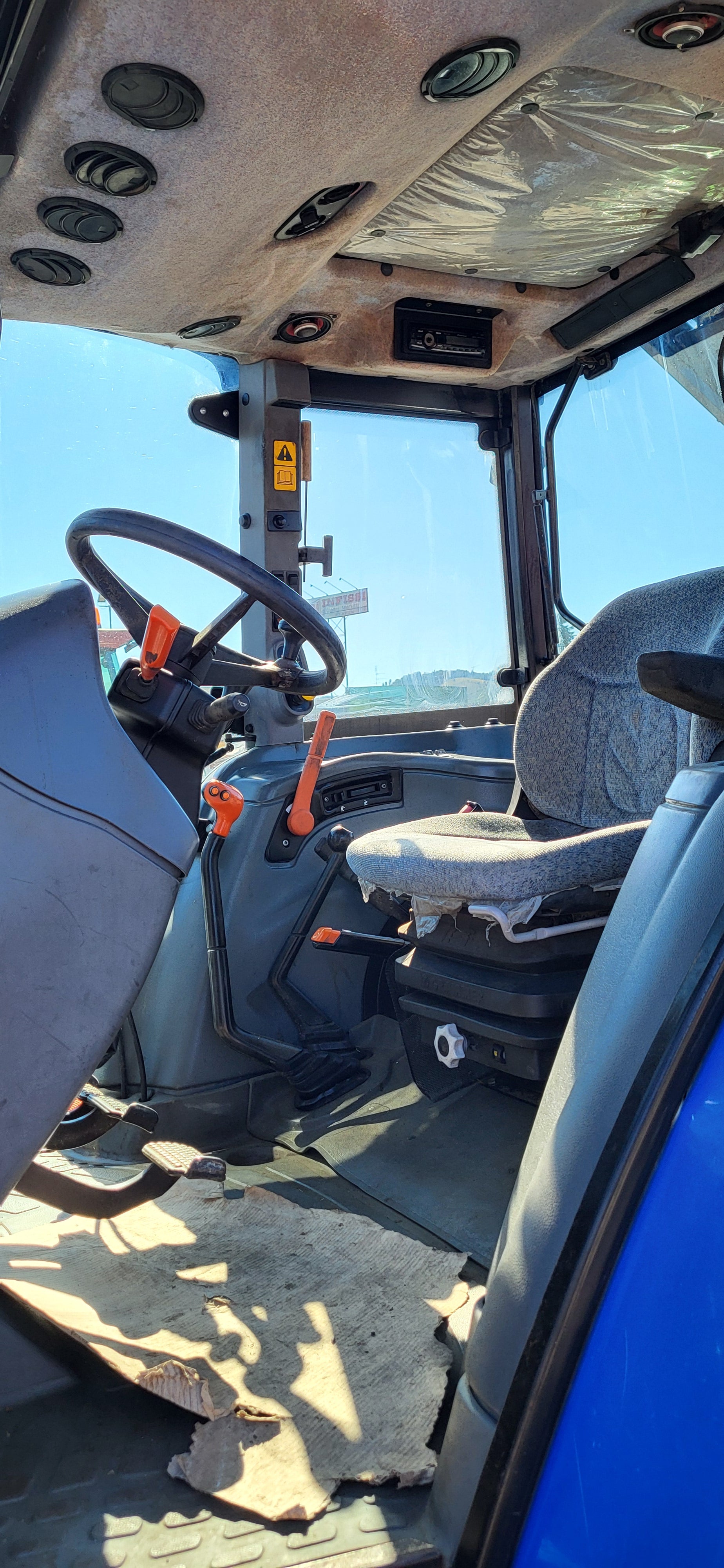 NEW HOLLAND TL 100 A