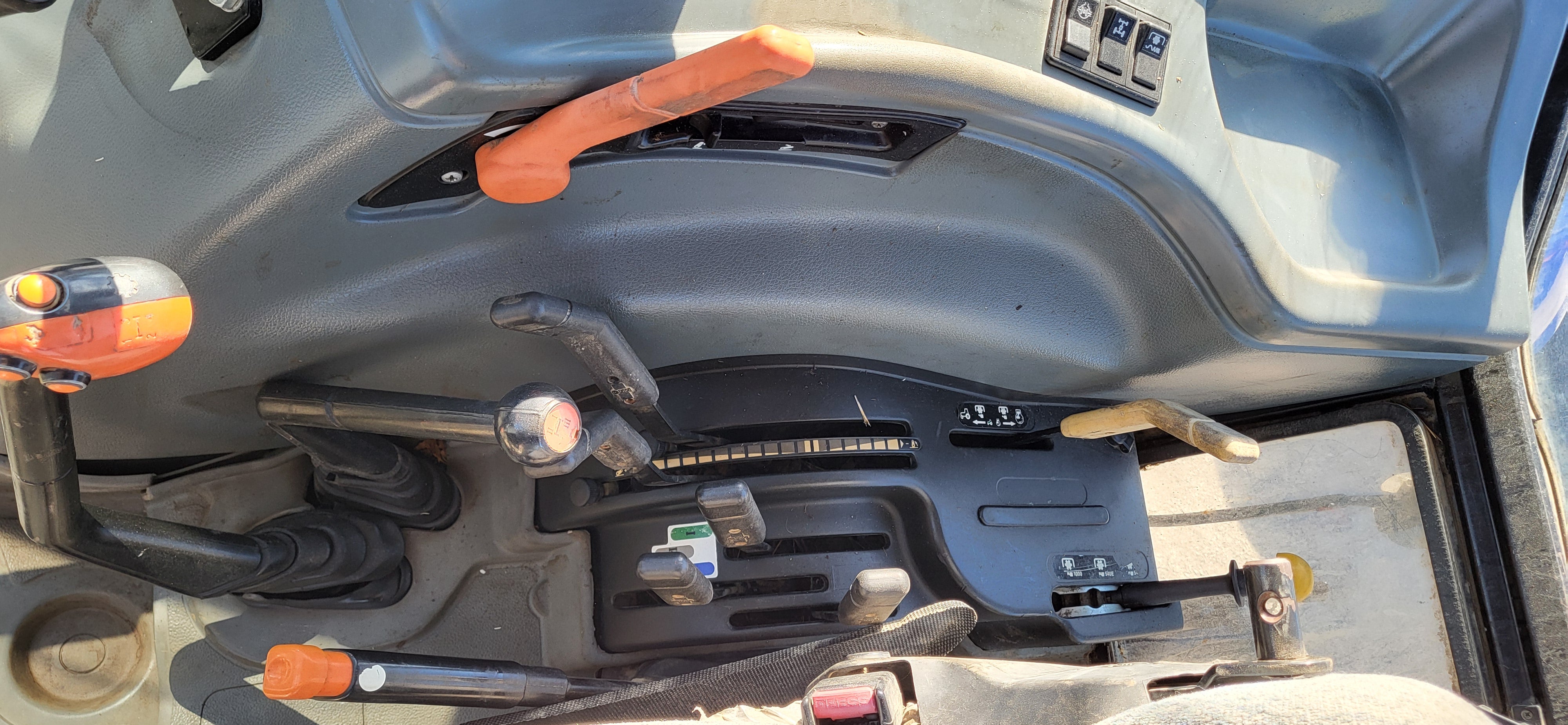 NEW HOLLAND TL 100 A