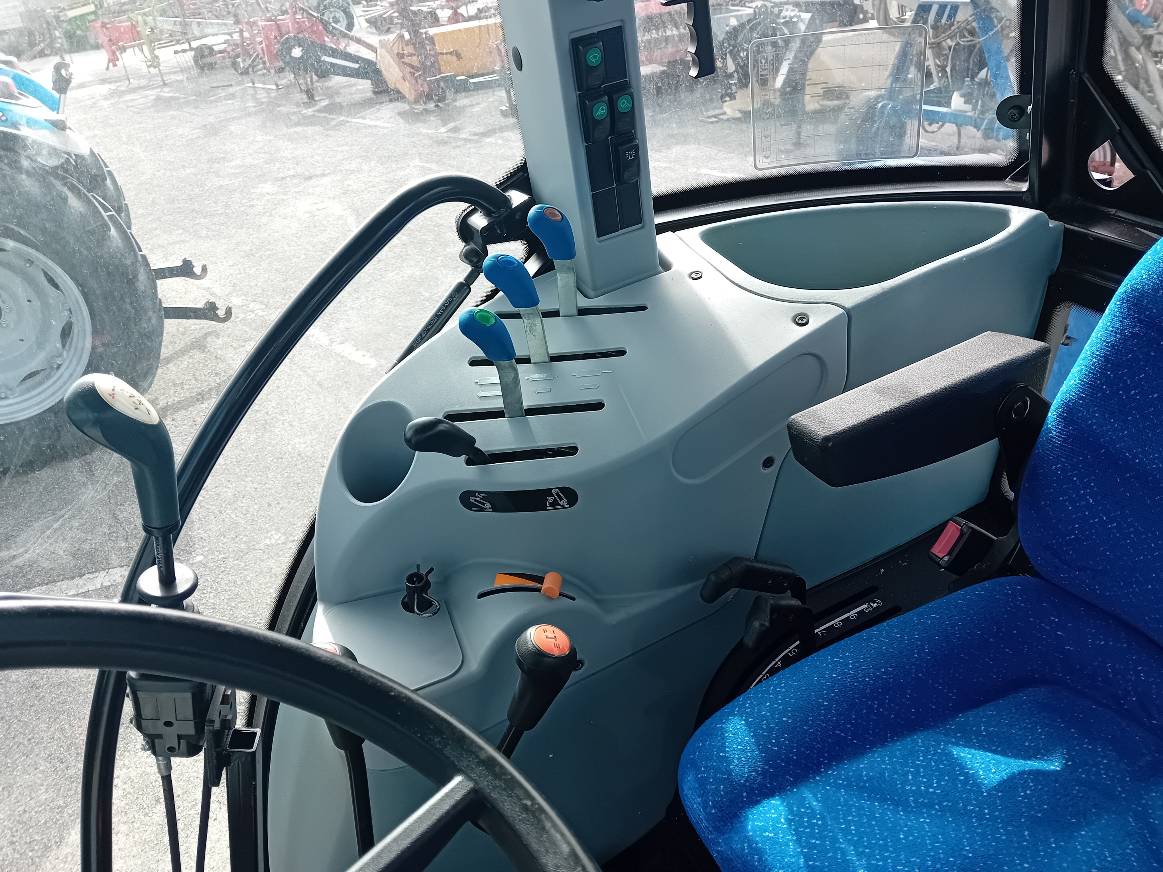 NEW HOLLAND TD5.95