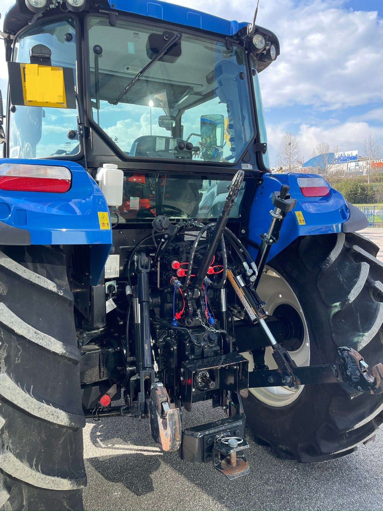 NEW HOLLAND T5.95