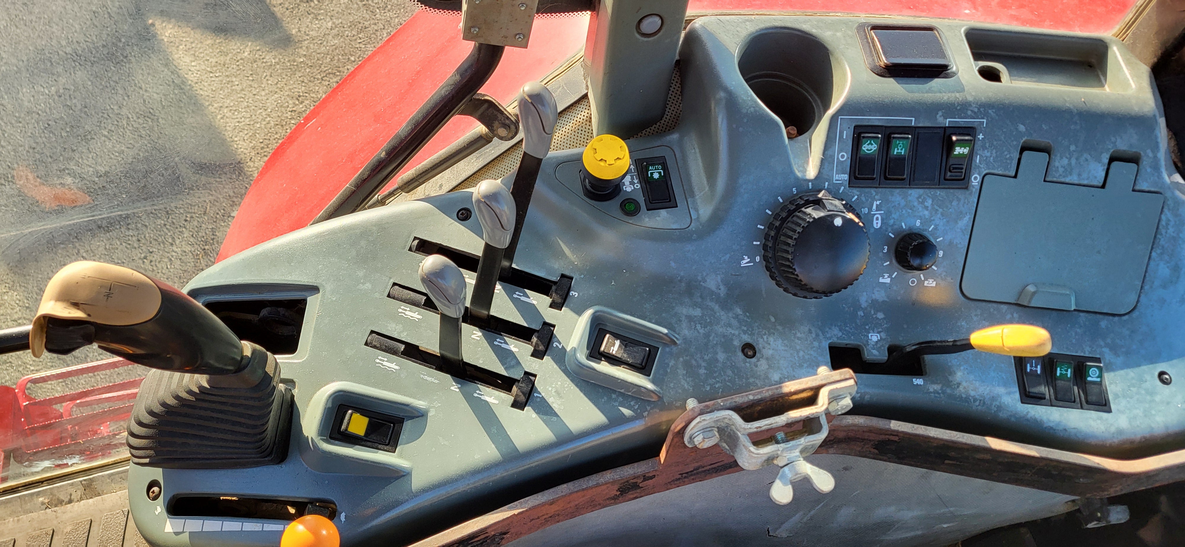 MCCORMICK MC 135