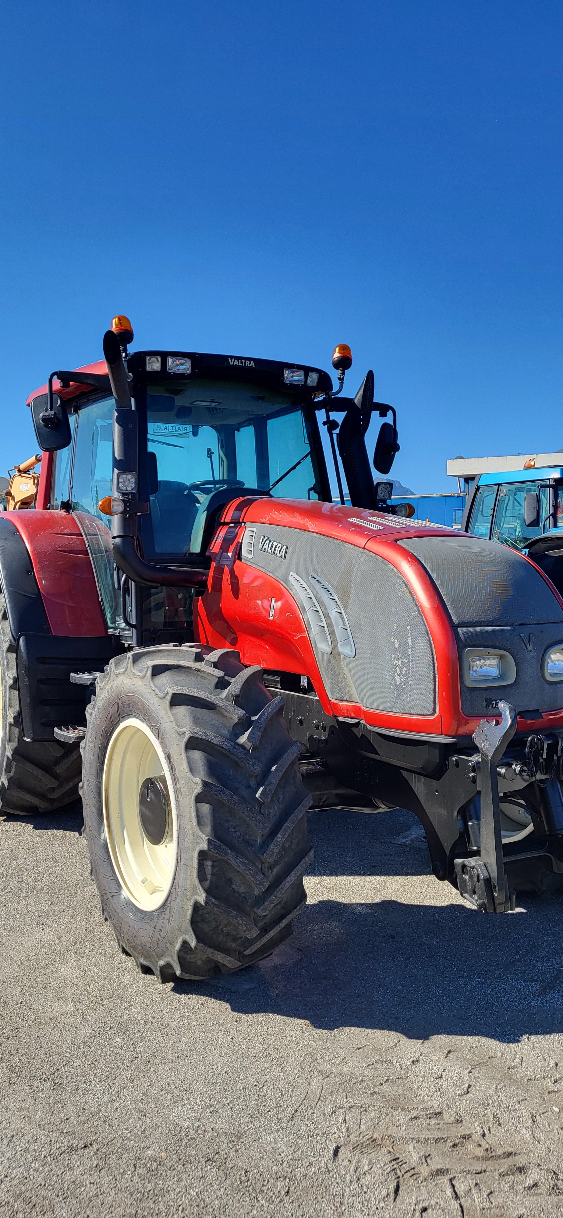 VALTRA T132