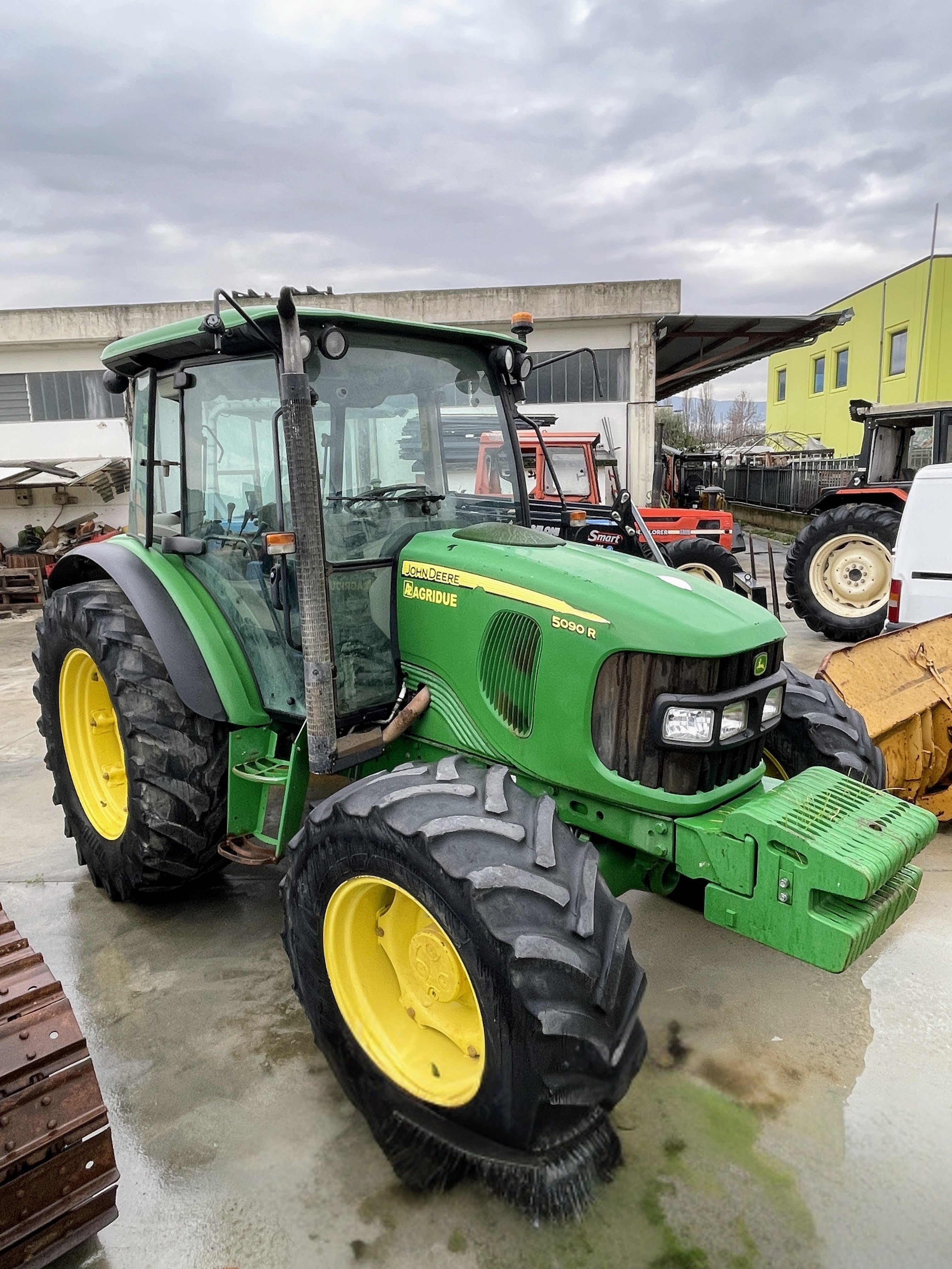 JOHN DEERE 5090 R