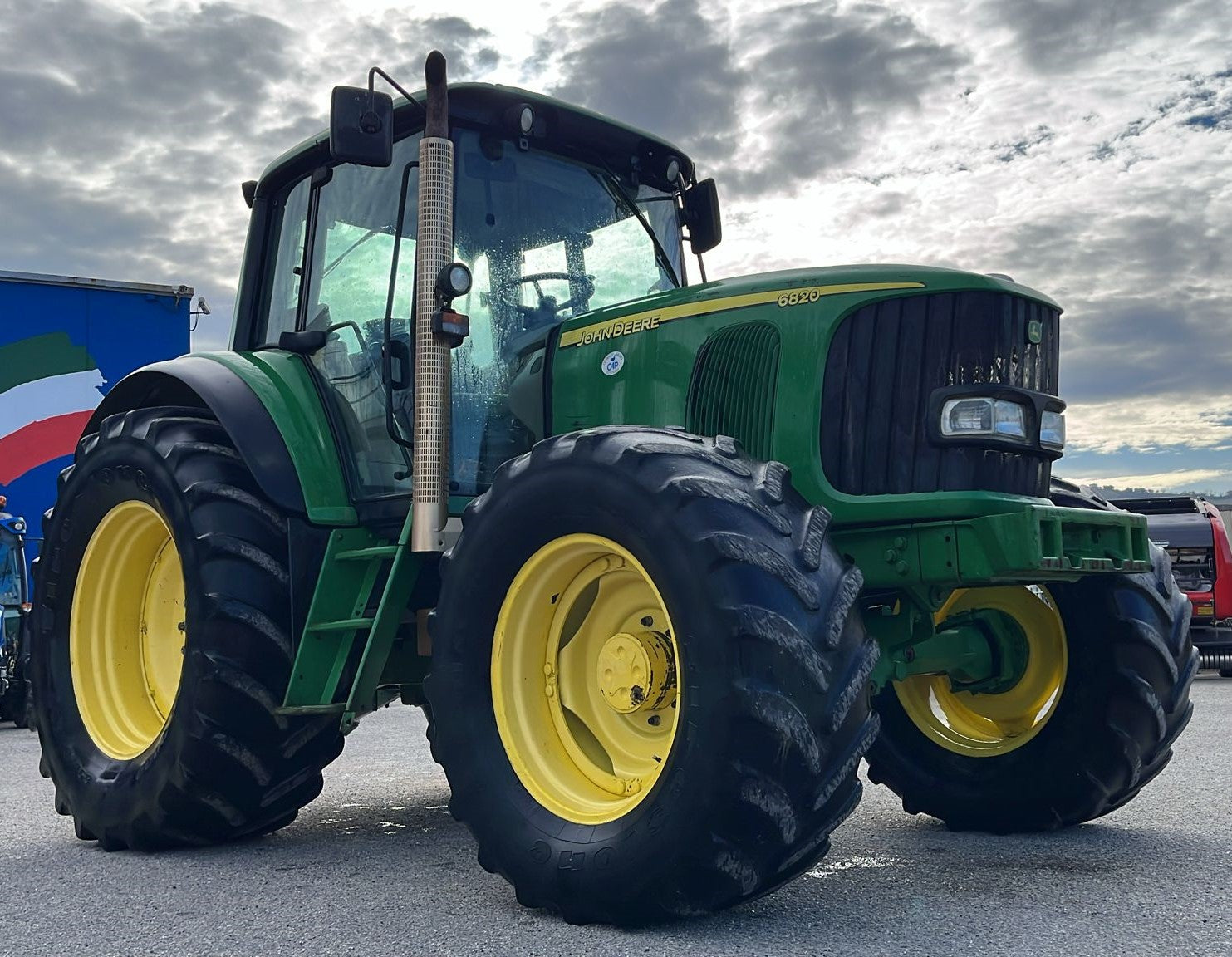 JOHN DEERE 6820