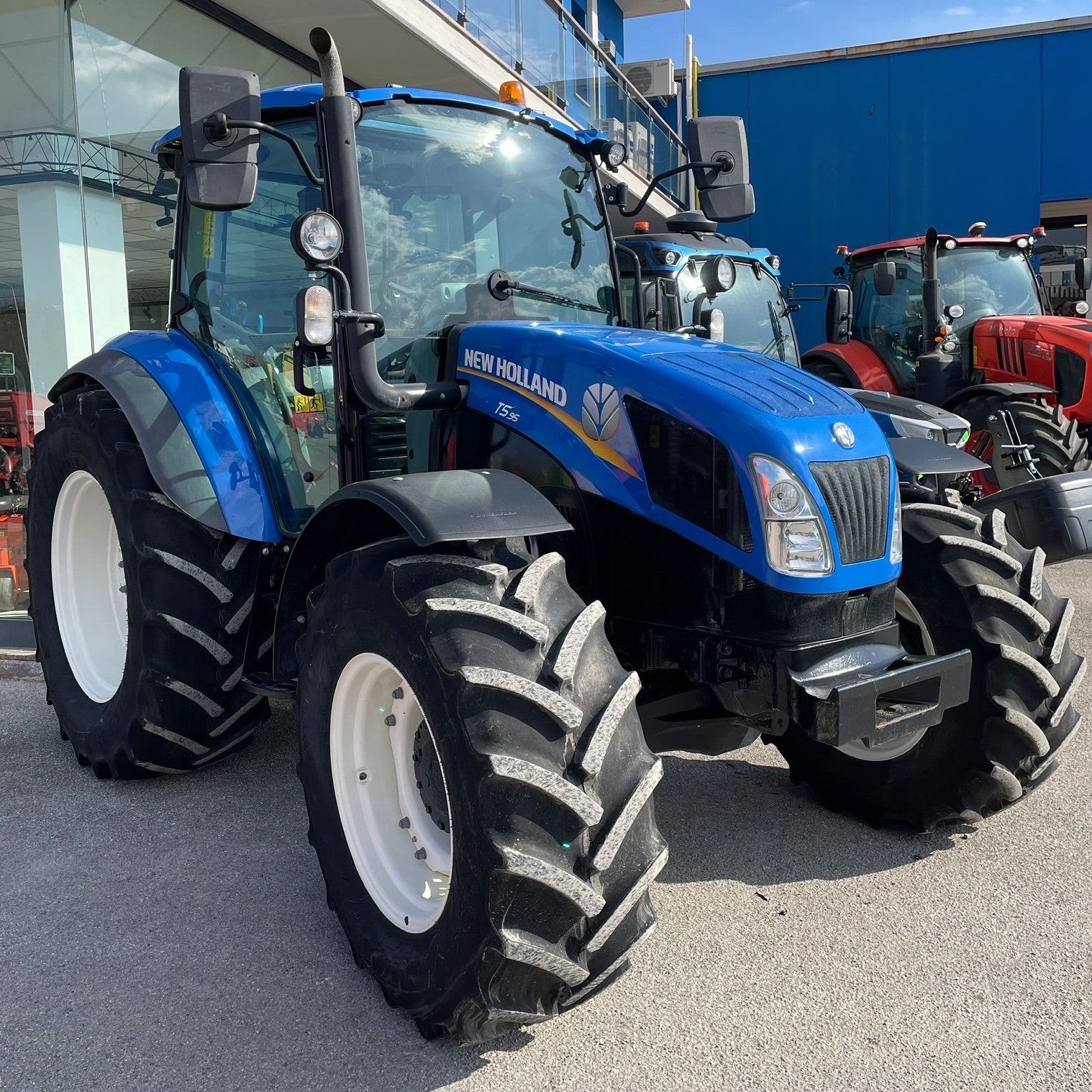 NEW HOLLAND T5.95